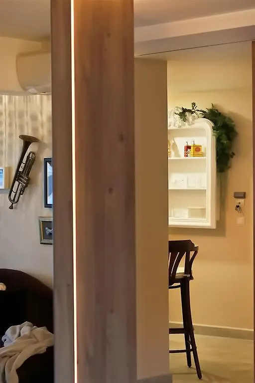 Luxury Cabaret Suite Malaga Apartment