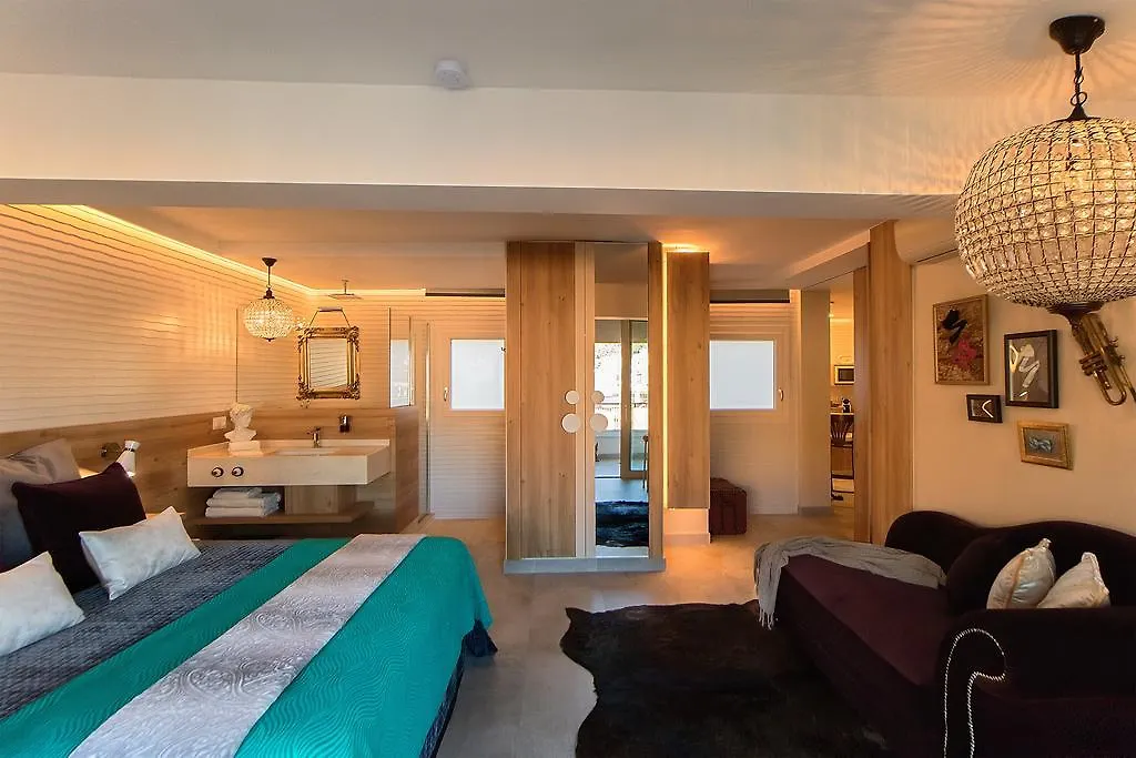 Luxury Cabaret Suite Malaga Apartment